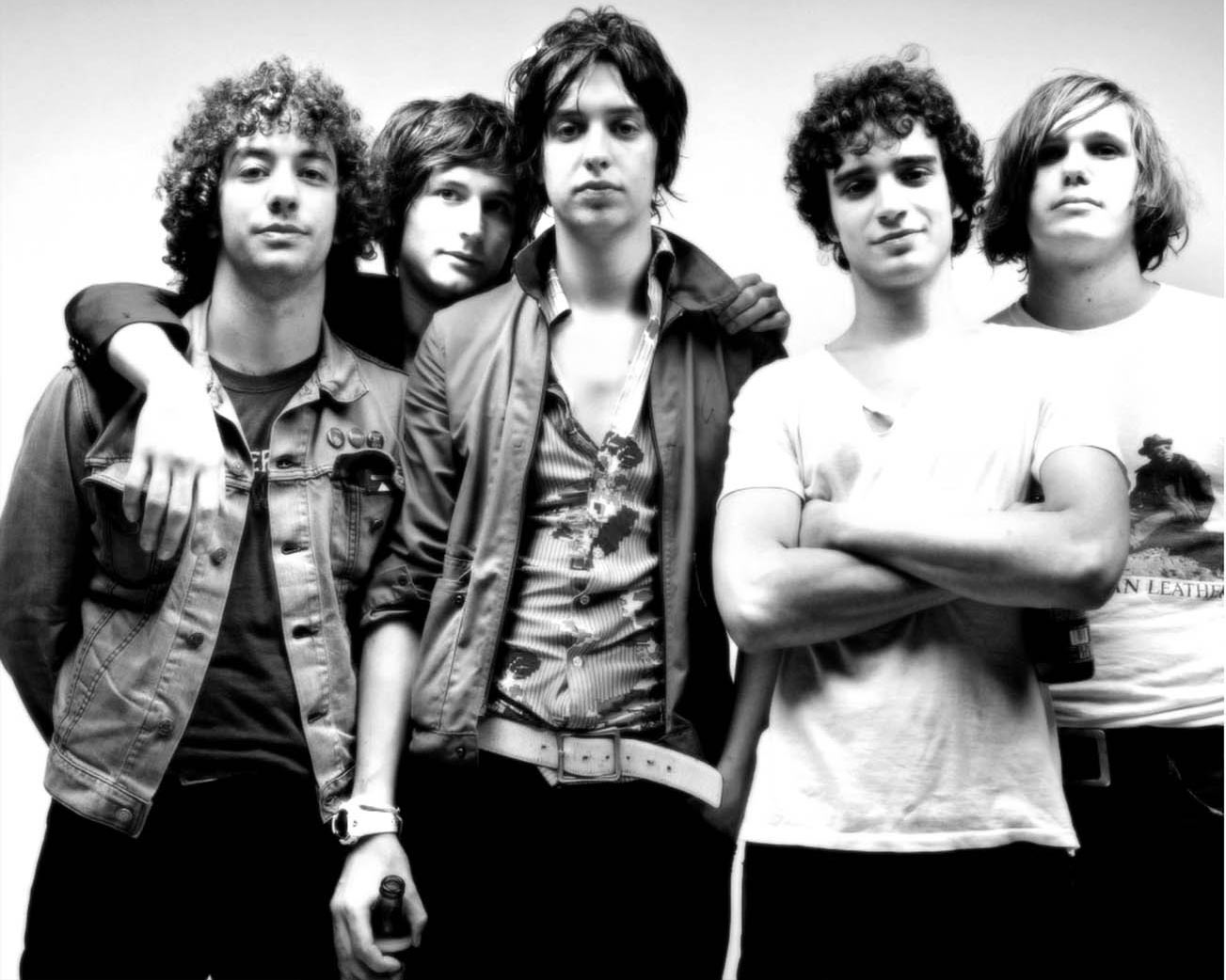 The strokes. Группа the strokes. Группа strokes участники. Группа the strokes альбомы. Инди рок группы альбомы.